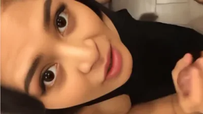 Sinubokan sa public toilet